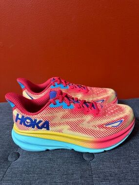 Hoka One One Clifton 9 Running Shoe Orange Red Blue Women’s 8.5